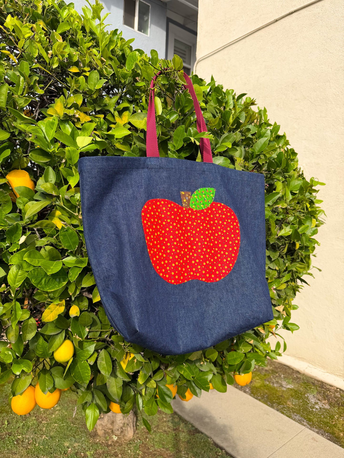 Market Tote Bag | Apple