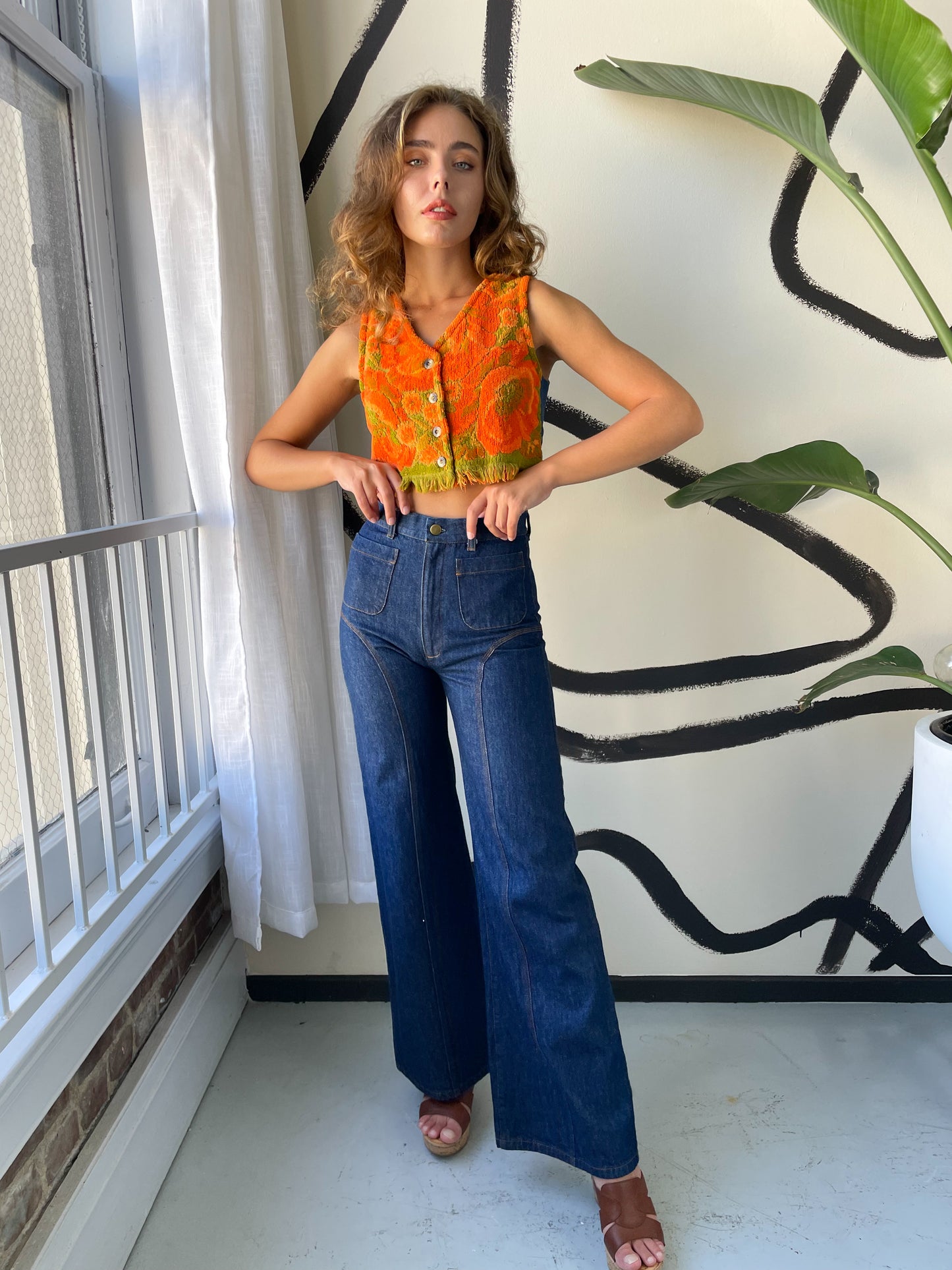 High waisted jeans with side detail