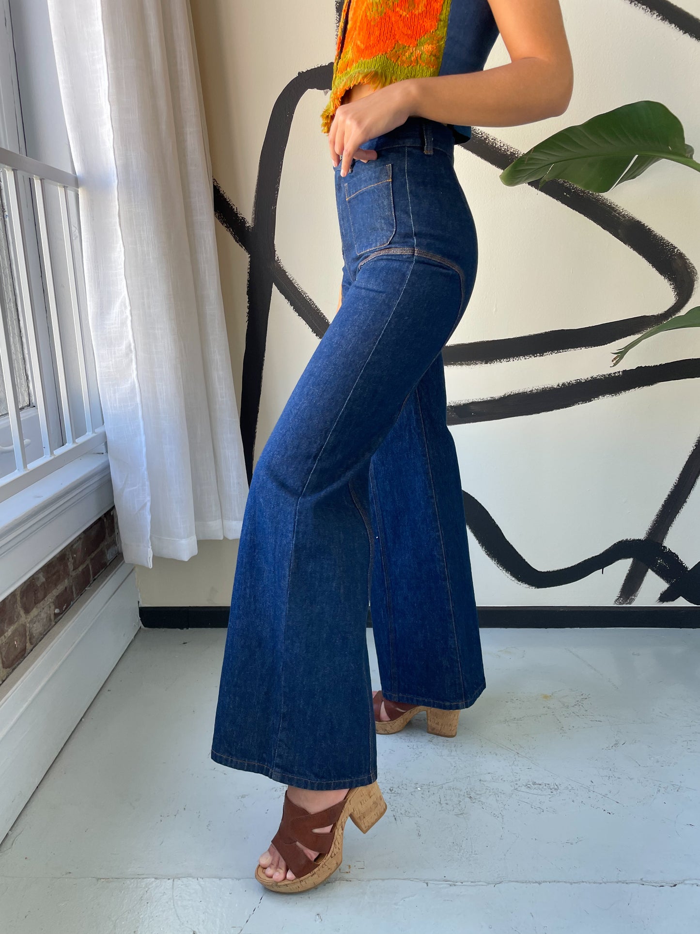 High waisted jeans with side detail